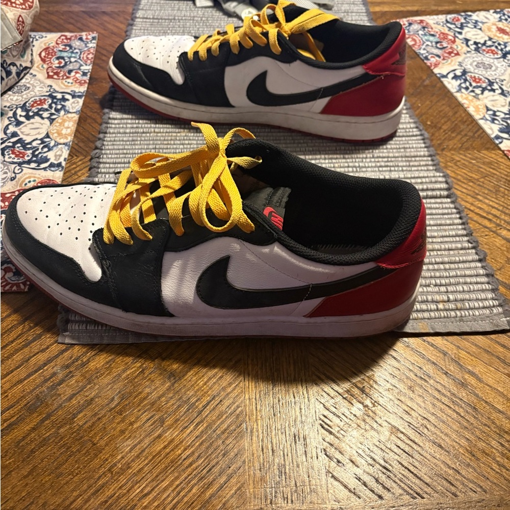 Jordan Athletic Shoes Black White Red